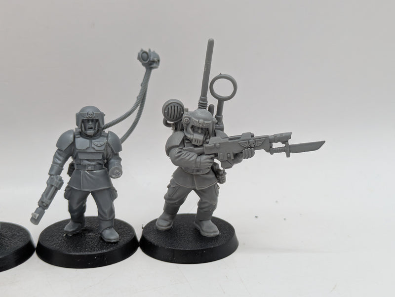 Warhammer 40k: Astra Militarum Cadian Command Squad (AZ099)