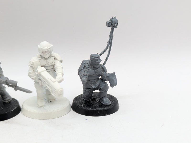 Warhammer 40k: Astra Militarum Cadian Command Squad (BA056)