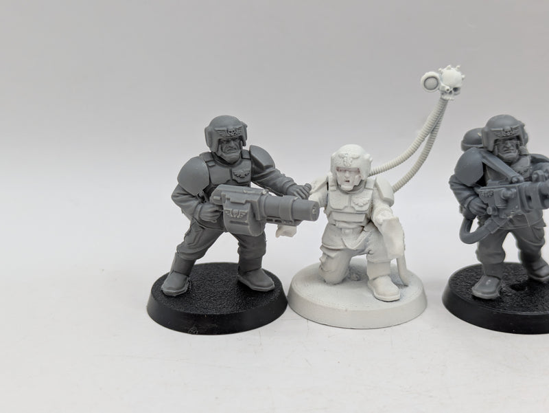 Warhammer 40k: Astra Militarum Cadian Command Squad (BH001)