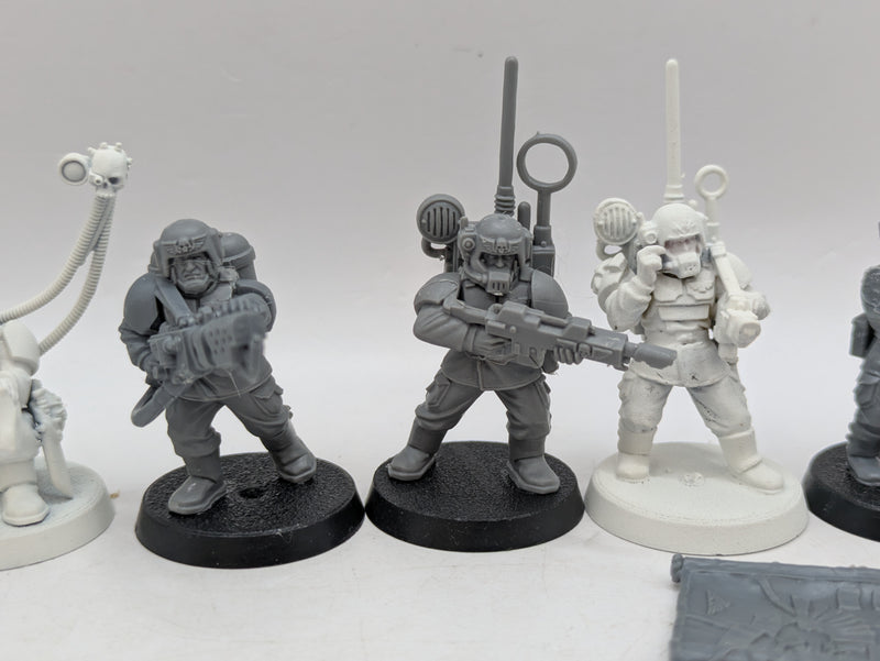 Warhammer 40k: Astra Militarum Cadian Command Squad (BH001)