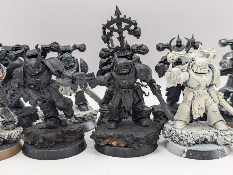 Warhammer 40k: Chaos Space Marines Legionnaries (AZ112)