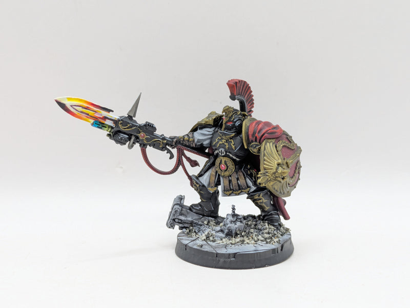 Warhammer 40k: Adeptus Custodes Shield Captain - Pro Painted (AO003)