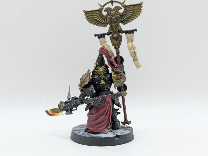 Warhammer 40k: Adeptus Custodes Vexilus Praetor - Pro Painted (AW205)