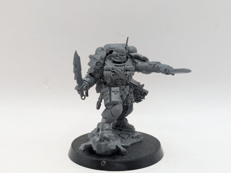 Warhammer 40k: Space Marines Phobos Lieutenant with Combi-Weapon (BI016)