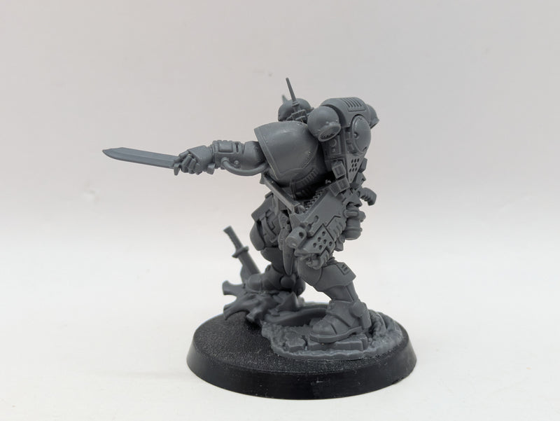 Warhammer 40k: Space Marines Phobos Lieutenant with Combi-Weapon (BI016)