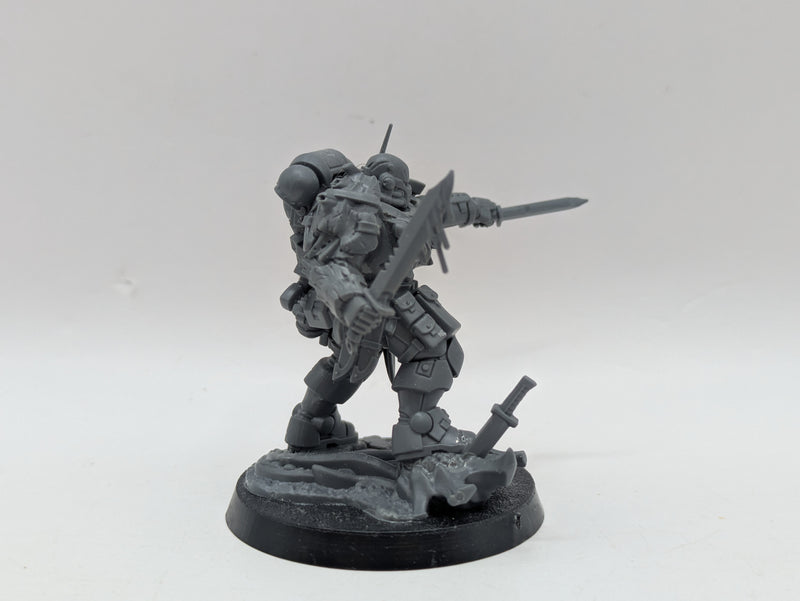 Warhammer 40k: Space Marines Phobos Lieutenant with Combi-Weapon (BI016)