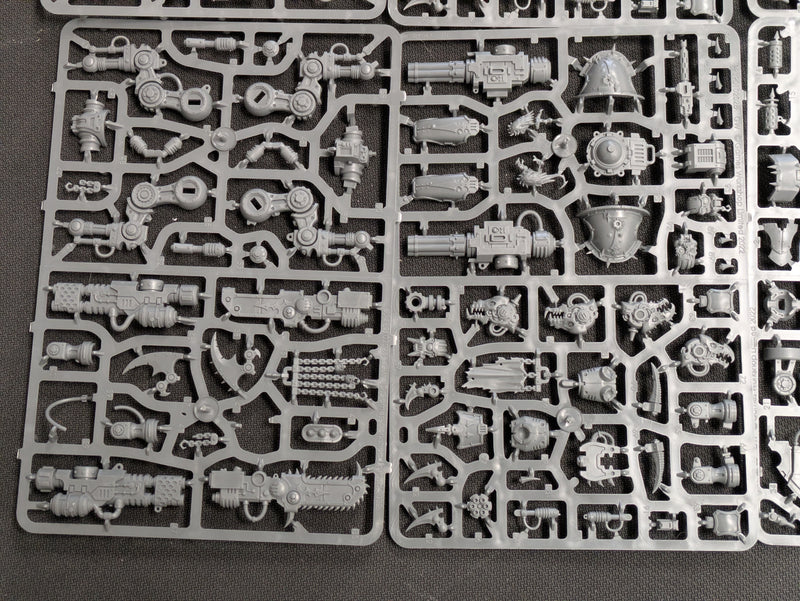 Warhammer 40k: Chaos Knights Chaos Wardogs (BB364)