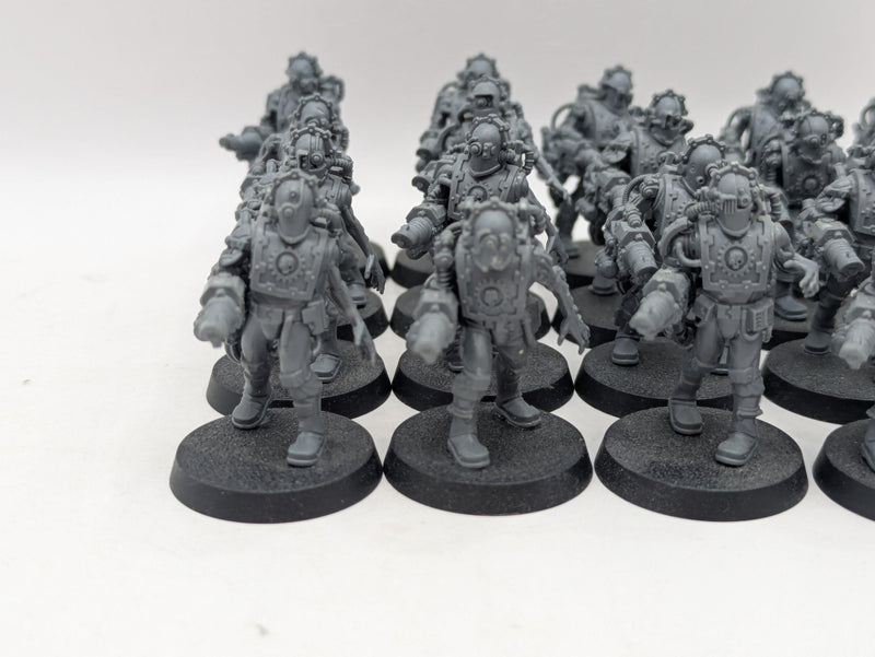 Warhammer Horus Heresy: Mechanicum Tech Thralls Covenant (BH146)