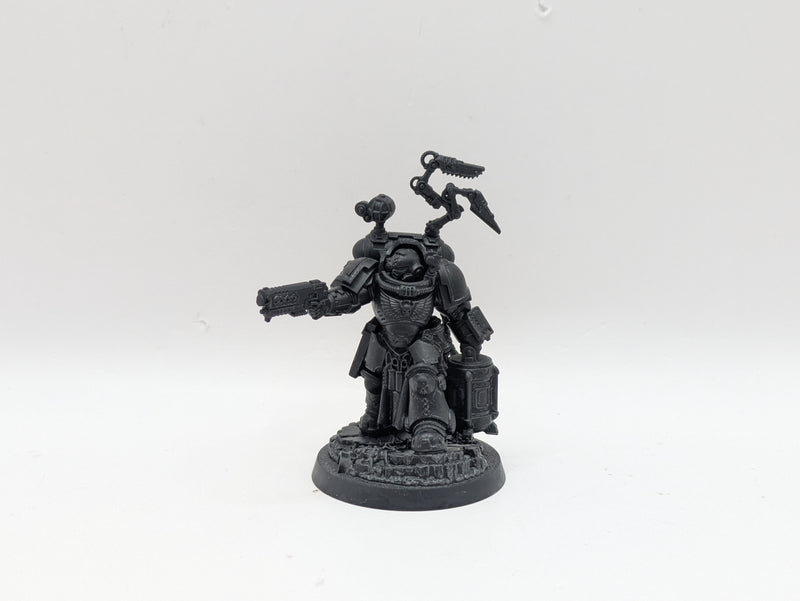 Warhammer 40k: Space Marines Apothecary Biologis (BI050)