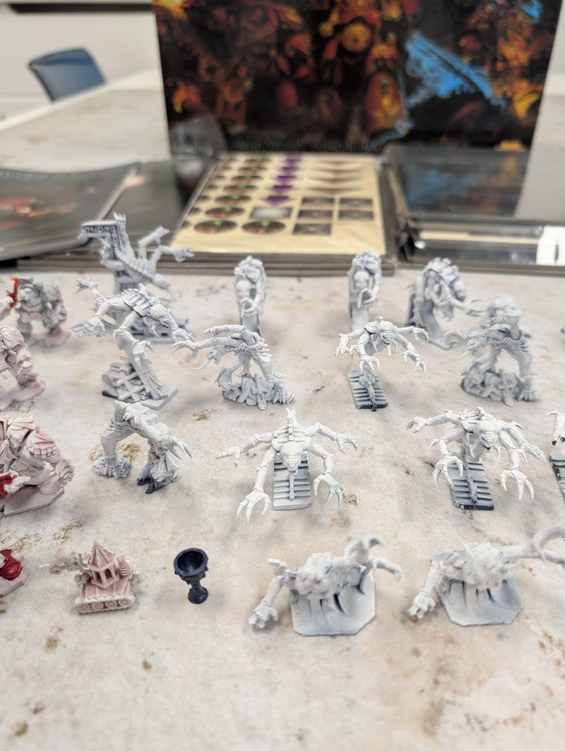 Warhammer 40k Space Hulk - Miniatures Primed - Cardboard Unpunched AY300