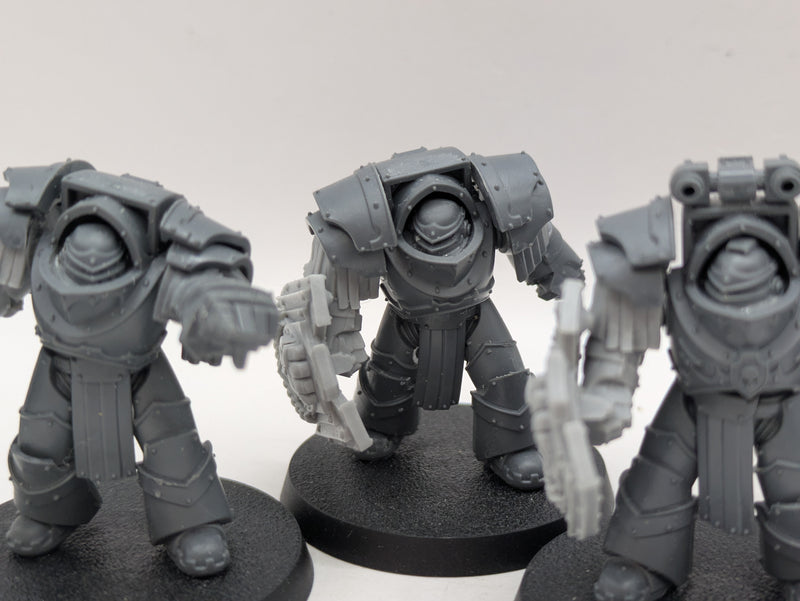 Warhammer Horus Heresy: Space Marines Cataphractii Terminators with Imperial Fists Storm Shields (AE077)