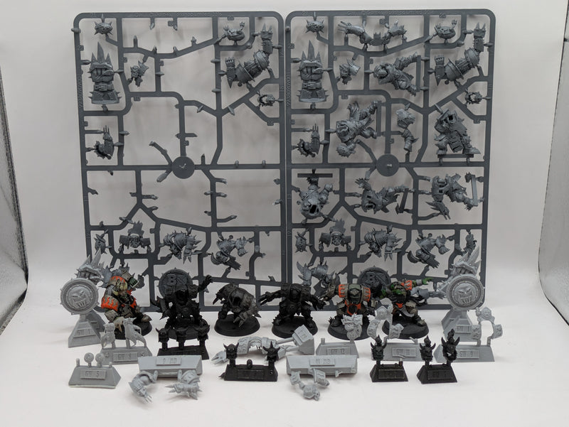 Warhammer Blood Bowl: Orc Team with Forgeworld Upgrades (BF036)