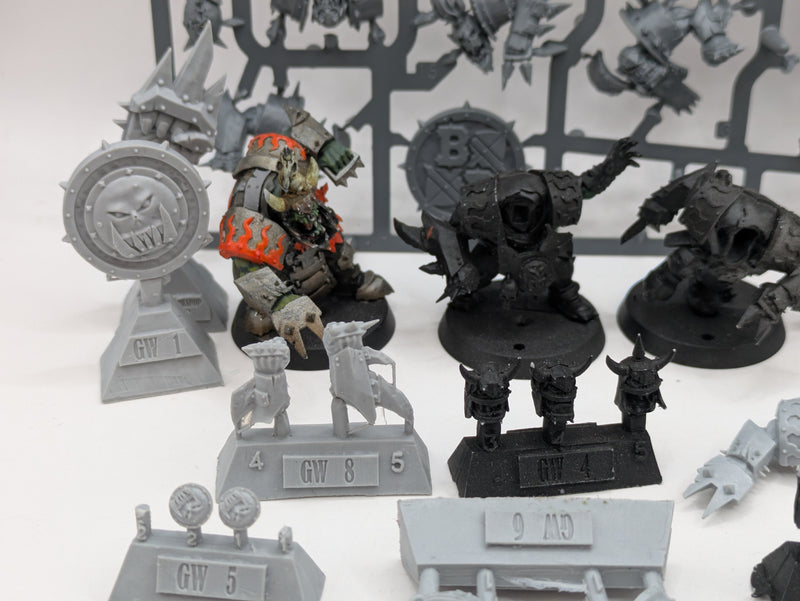 Warhammer Blood Bowl: Orc Team with Forgeworld Upgrades (BF036)