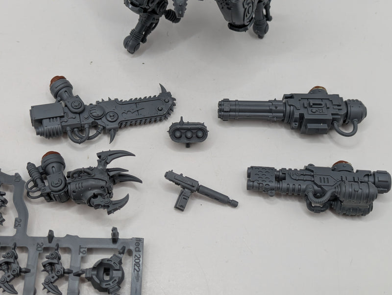 Warhammer 40k: Chaos Knights Wardogs (AW093)