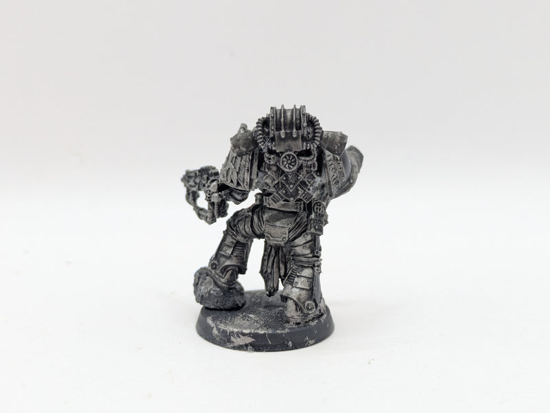 Warhammer Horus Heresy: Space Marine Forge World Legion Centurion (AZ088)