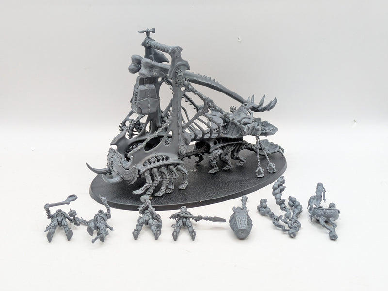 Warhammer Age of Sigmar: Ossiarch Bonereapers Mortek Crawler (BF056)