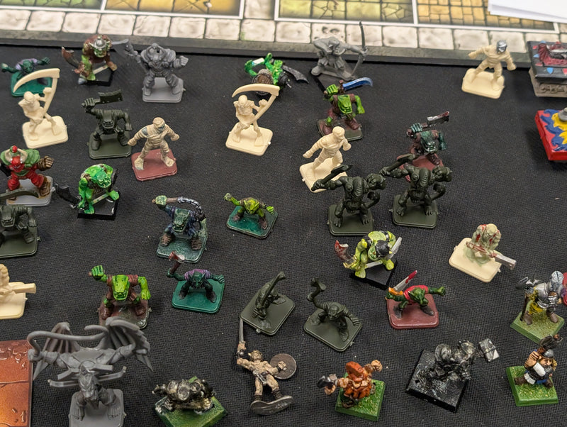 Advanced Heroquest Boardgame - Unchecked with additional metal models BB627