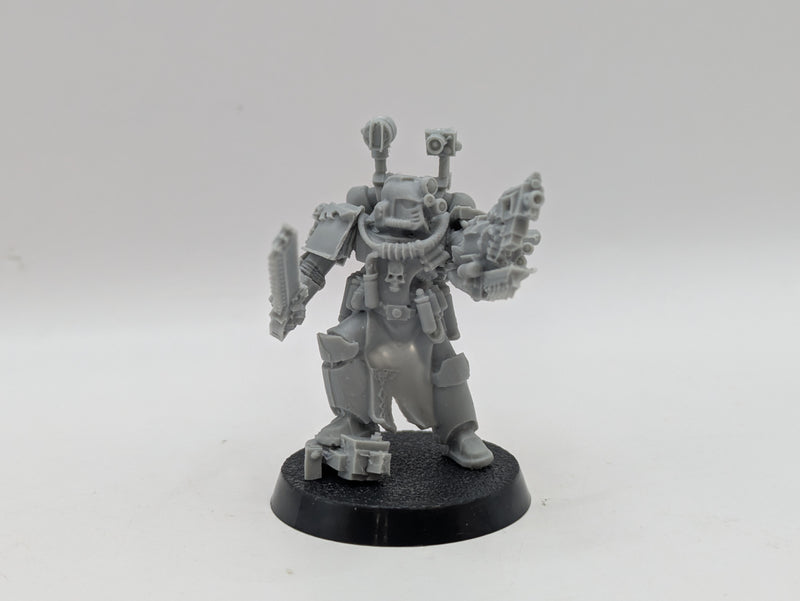 Warhammer Horus Heresy: Space Marine MKIV Apothecary (AD066)