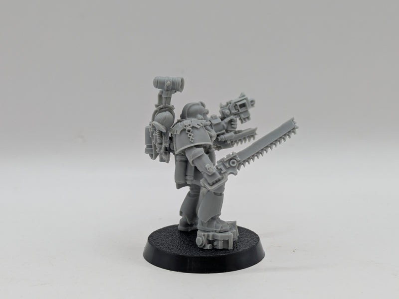 Warhammer Horus Heresy: Space Marine MKIV Apothecary (AD066)