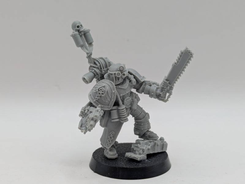 Warhammer Horus Heresy: Space Marine MKIII Apothecary (AZ221)