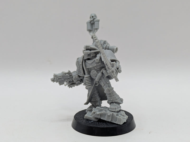 Warhammer Horus Heresy: Space Marine MKIII Apothecary (AZ221)