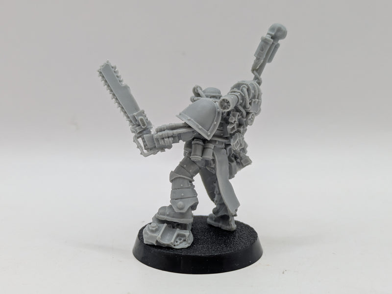 Warhammer Horus Heresy: Space Marine MKIII Apothecary (AZ221)