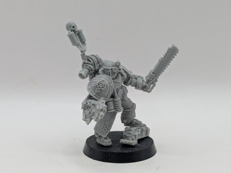 Warhammer Horus Heresy: Space Marine MKIII Apothecary (AZ221)