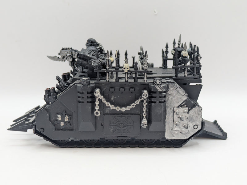 Warhammer 40k: Chaos Space Marines Rhino (BJ004)