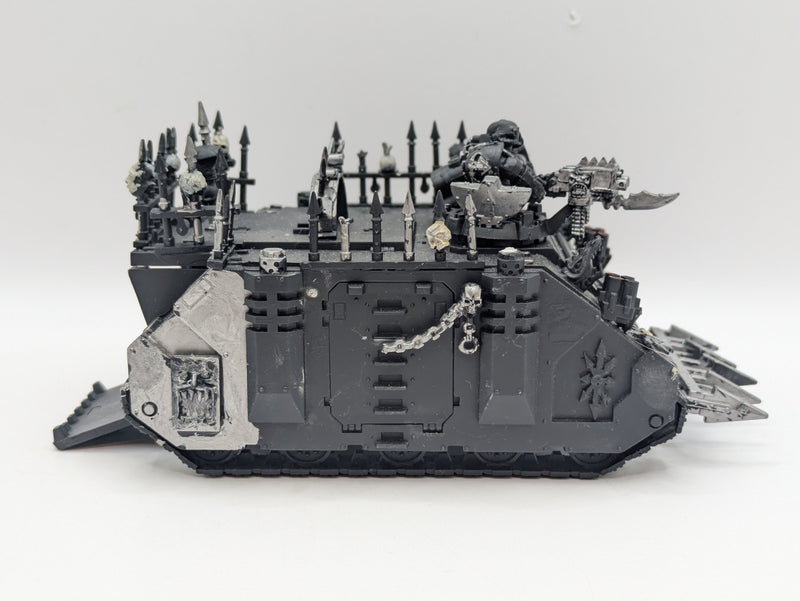 Warhammer 40k: Chaos Space Marines Rhino (BJ004)