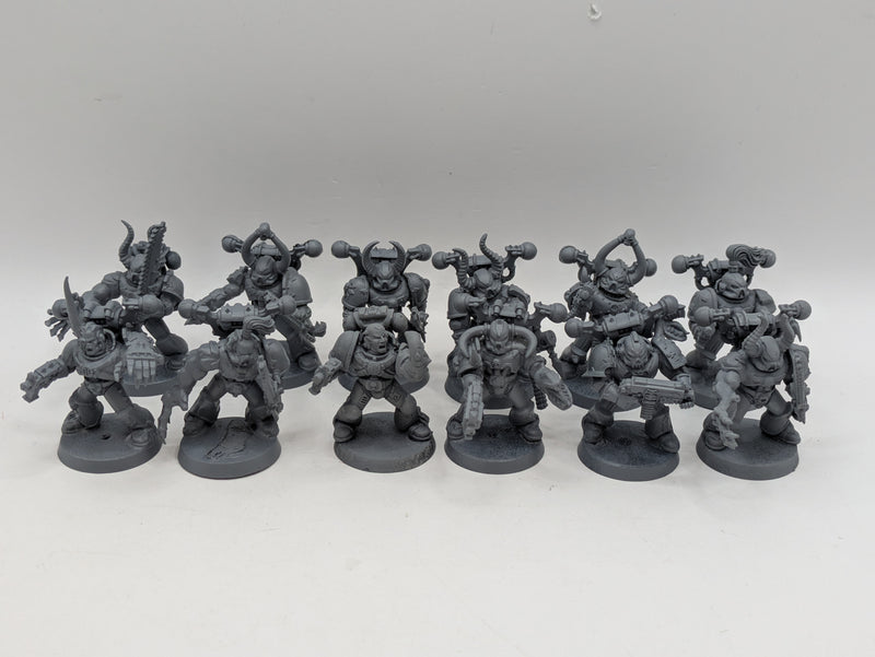 Warhammer 40k: Chaos Space Marines Old Legionaries (BJ047)