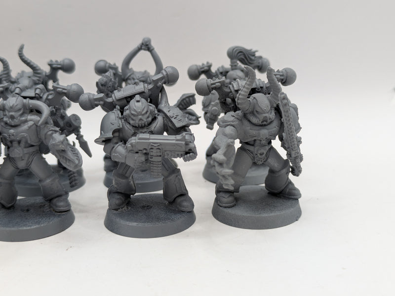 Warhammer 40k: Chaos Space Marines Old Legionaries (BJ047)