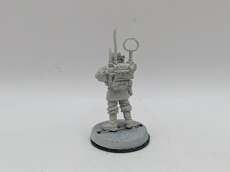 Warhammer 40k: Astra Militarum Regiment Advisors and Lieutenant (BJ132)