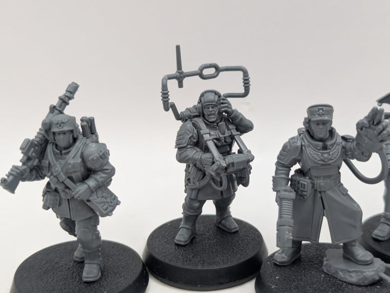 Warhammer 40k: Astra Militarum Cadian Command Squad (BJ004)