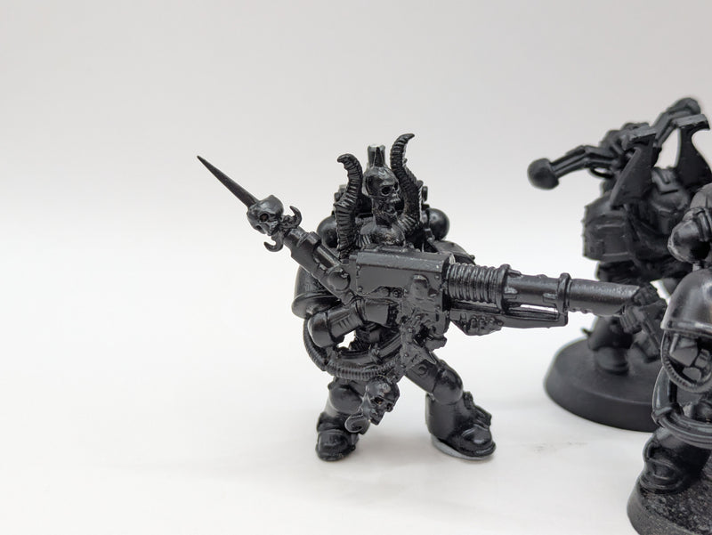 Warhammer 40k: Chaos Space Marines Old Khorne Berzerkers (AA010)