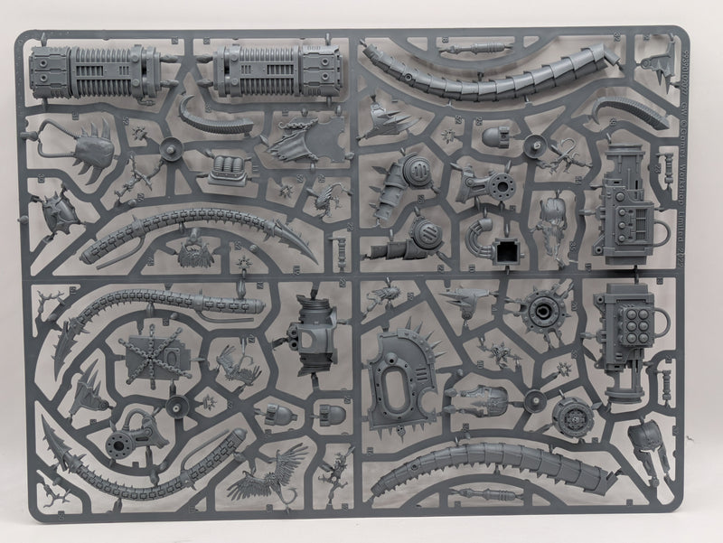 Warhammer 40k: Chaos Knight Abominant - Damaged (AX021)