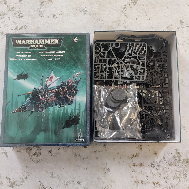 Warhammer 40k Drukhari Raider - Part Assembled AY216