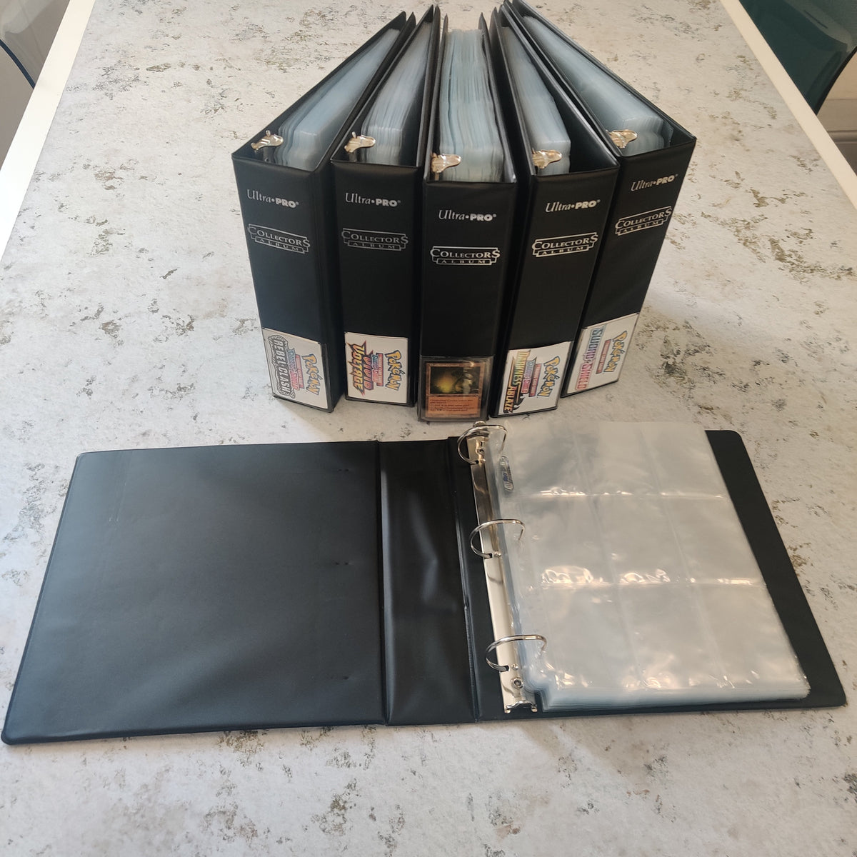 UltraPro Collectors Album with 9 pocket pages x6 BB202-0328