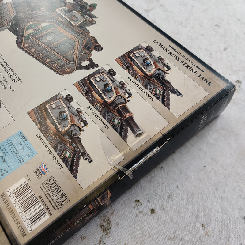 Horus Heresy Solar Auxilia Leman Russ Strike Tank - Damaged Box AV176