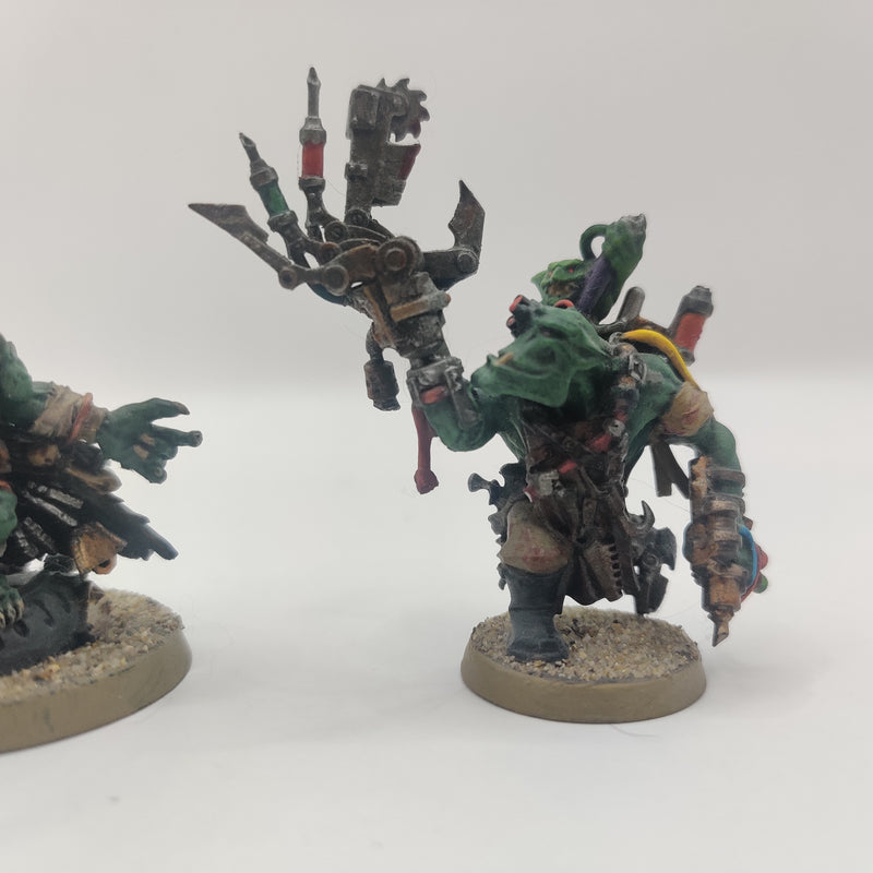 Warhammer 40k Ork Wierdboy and Painboy - Painted AD021