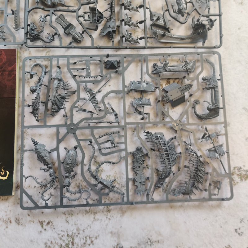 Warhammer Dreadfleet Boxed Game - OOP AV162