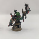 Warhammer 40k Ork Wierdboy and Painboy - Painted AD021