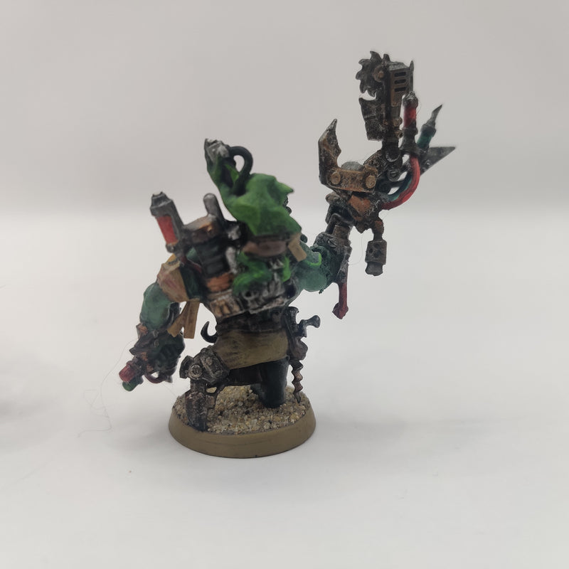 Warhammer 40k Ork Wierdboy and Painboy - Painted AD021