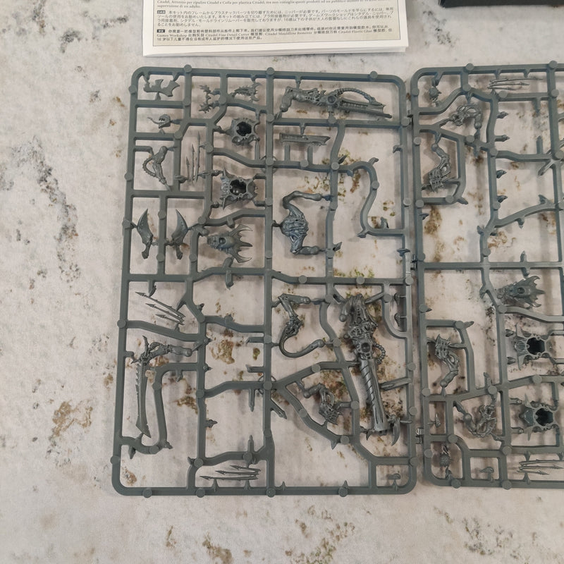 Warhammer 40k Tyranids Warriors - Incomplete AY185