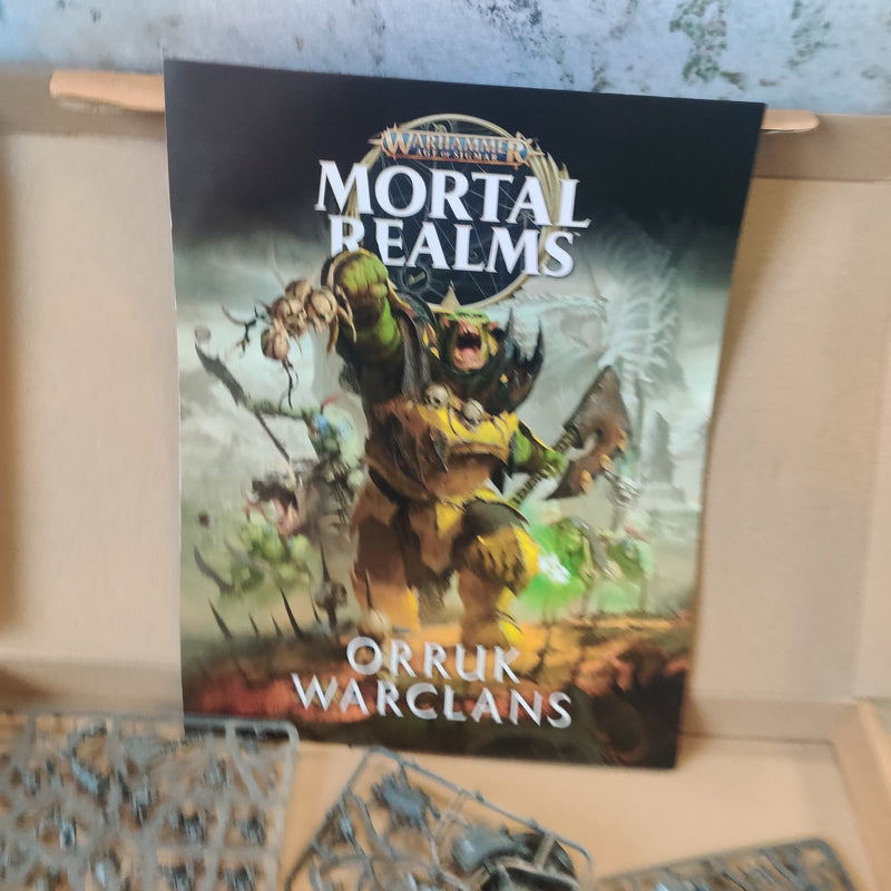 Age of Sigmar Mortal Realms Premium Kit 3 Orruk Warclans BD003