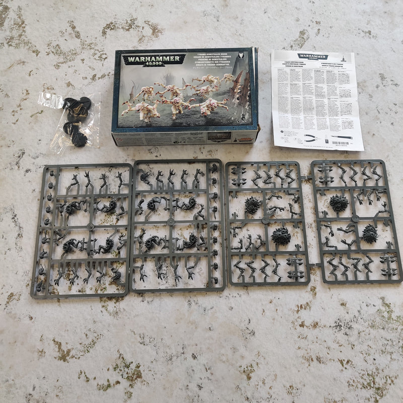 Warhammer 40k Tyranid Genestealers x8 in box AV174