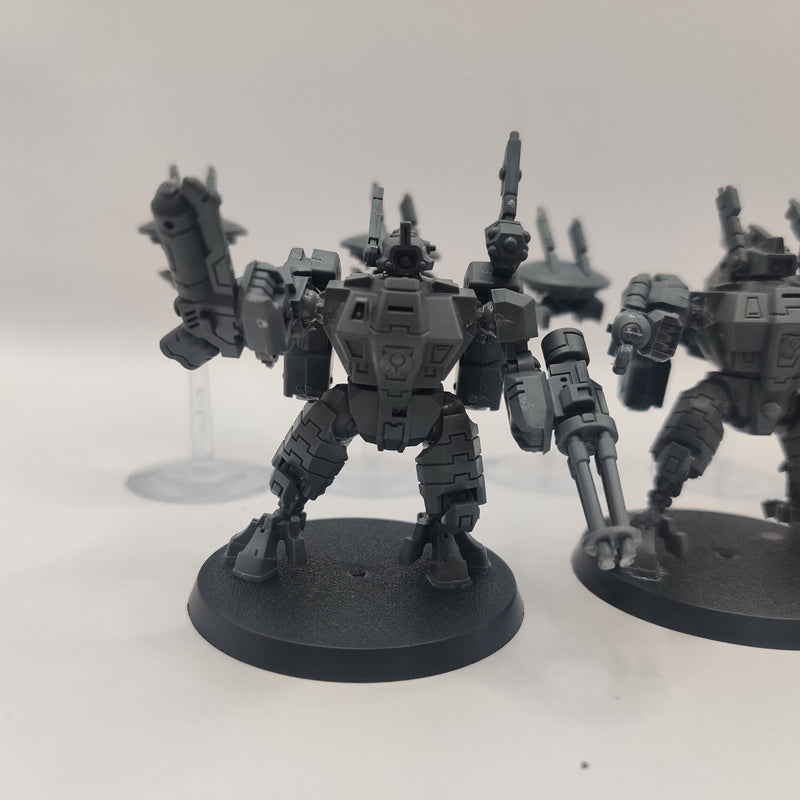 Warhammer 40k T'au Empire XV8 Crisis Battlesuit Team AI258