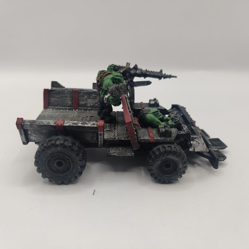 Warhammer 40k Kitbashed Orks Trukk - Painted BC031