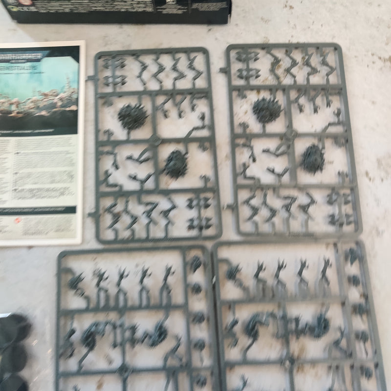 Warhammer 40k Tyranids Genestealers OOP - Complete AV142