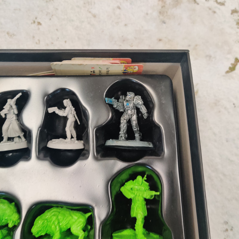 Fallout Wasteland Warfare Starter set and RPG book AY331