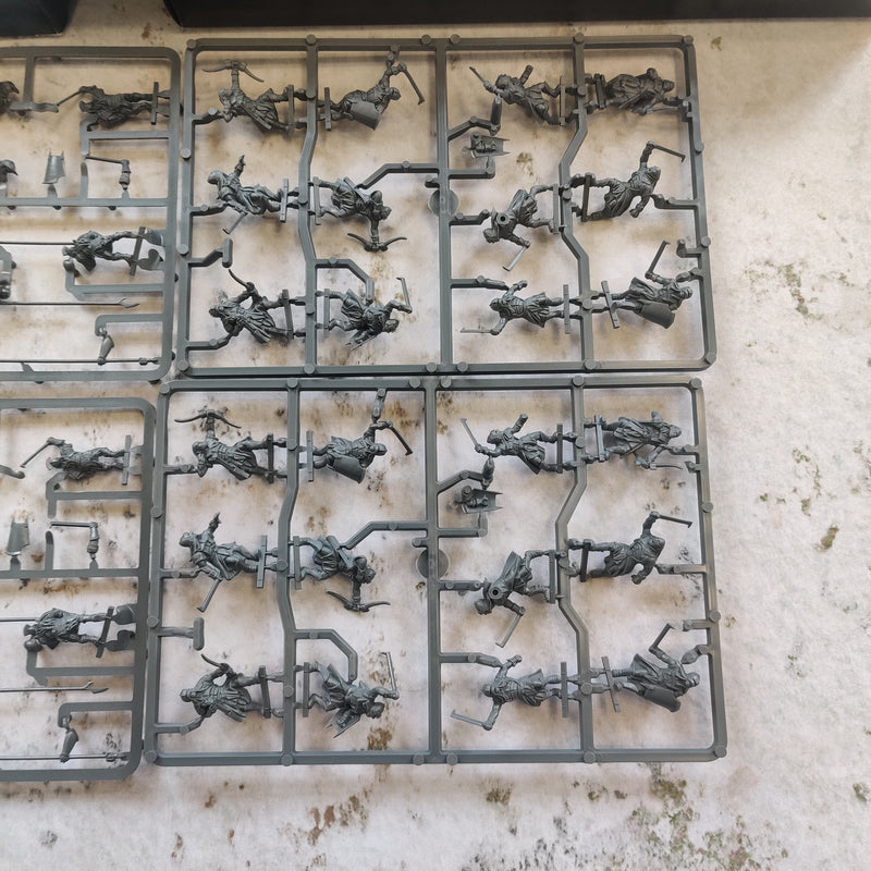 Warhammer Lord of the Rings Uruk-Hai Scouts x24 and Warriors x20 on Sprue AV038